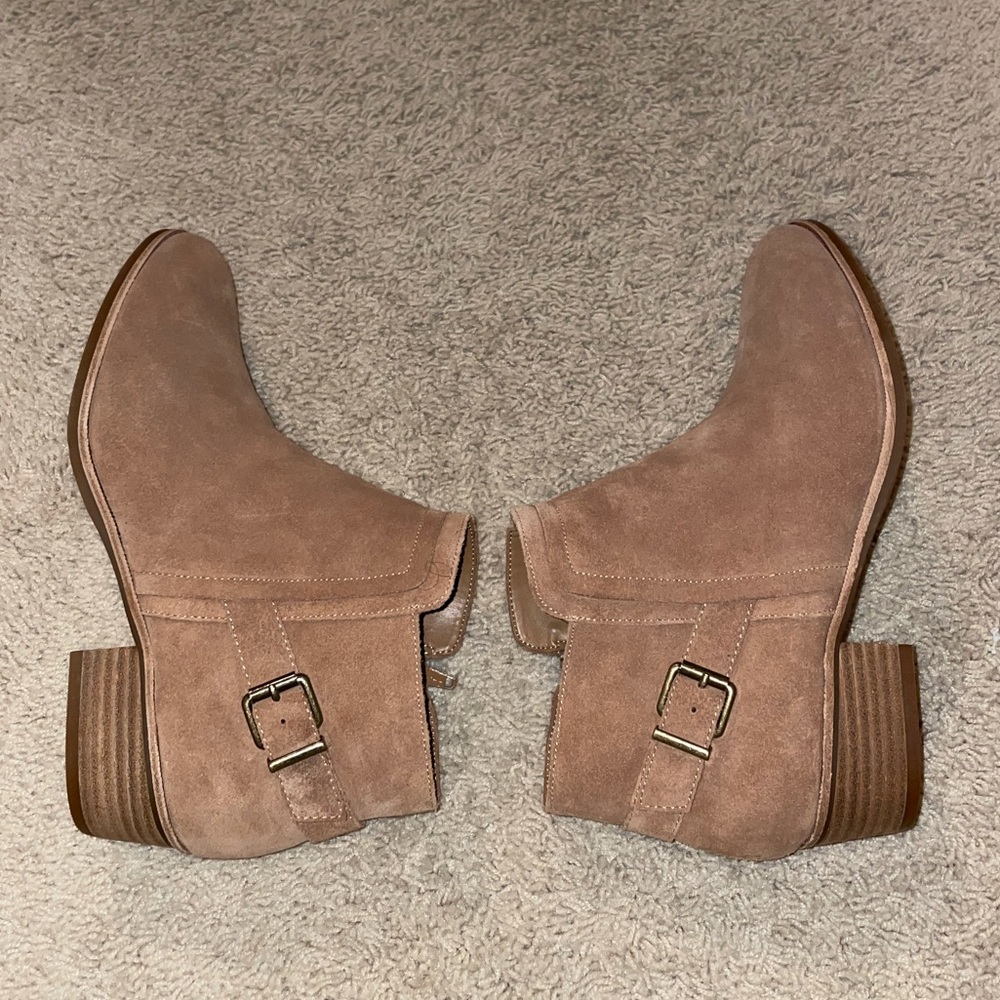 Gianni Bini ankle boots